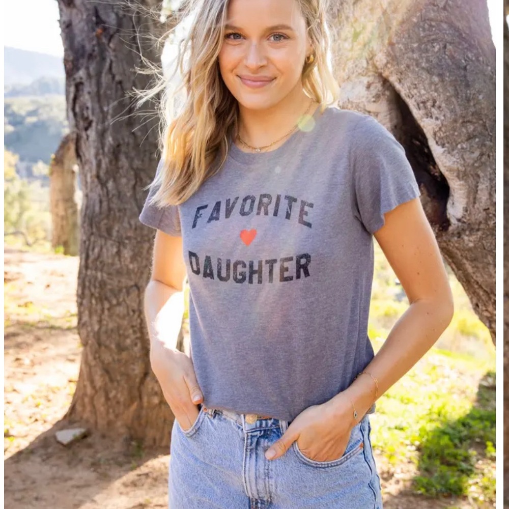 Favorite Daughter Graphic Tee
SUB_URBAN RIOT, Gray, Large